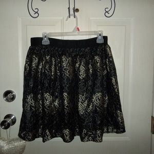BNWT Gorgeous Black Gold Lacey Skirt